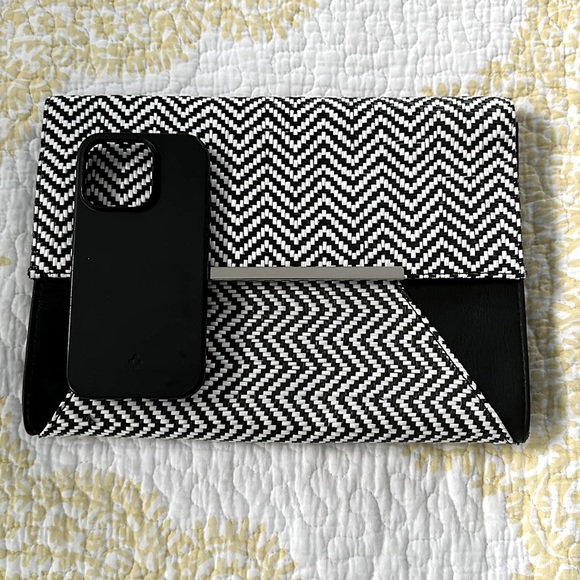 Large Express Woven Black and White Clutch - NEVER USED! - Picture 6 of 6